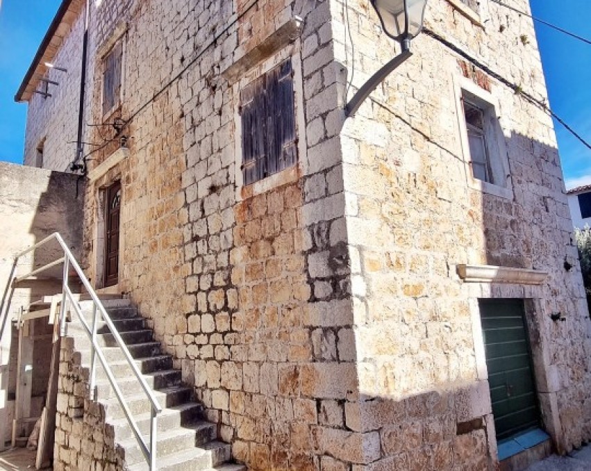 Kamena kuća u Trogiru - Prodaja